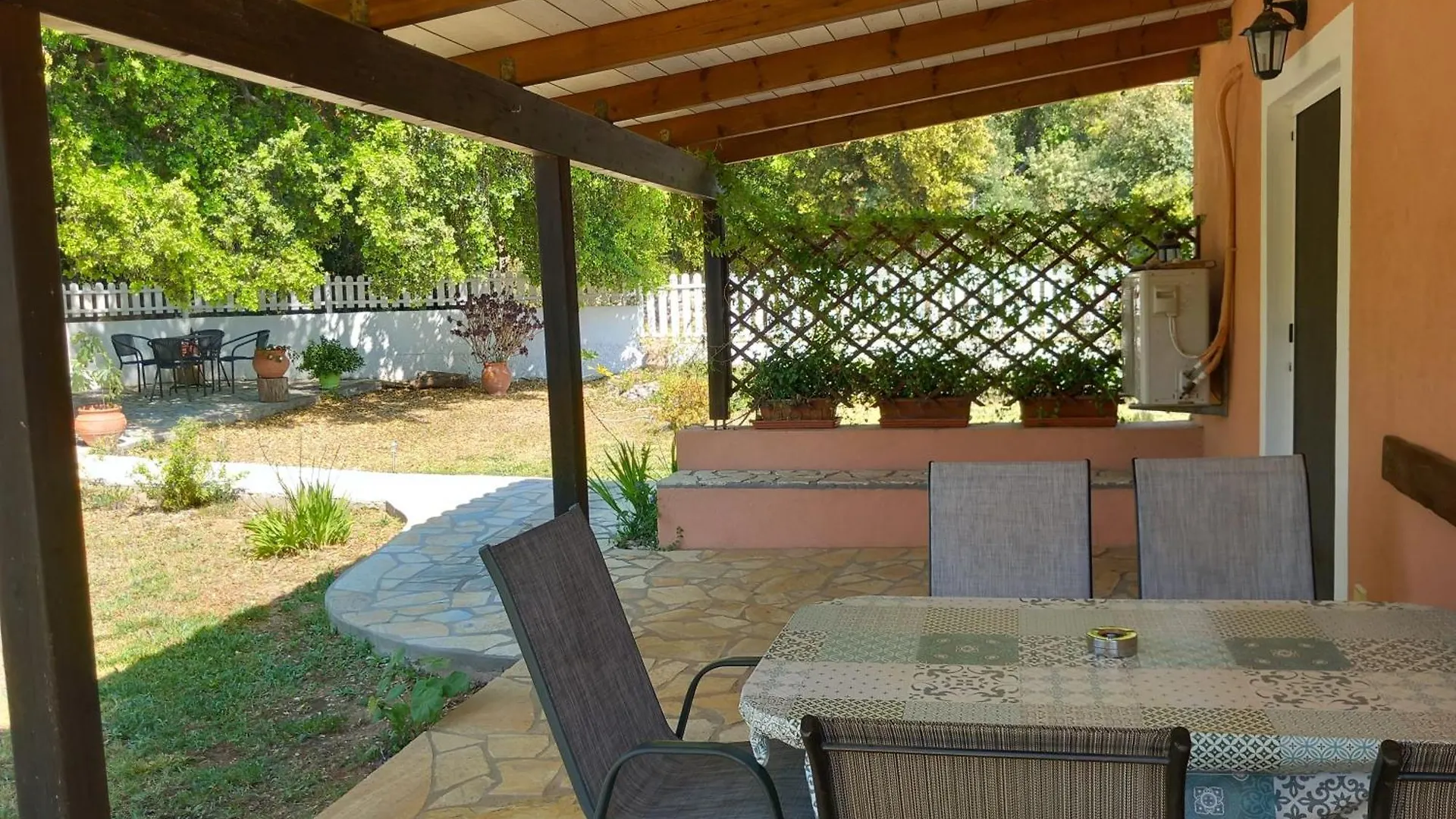 Holiday home Joleni Cottage In Keramies Korianna