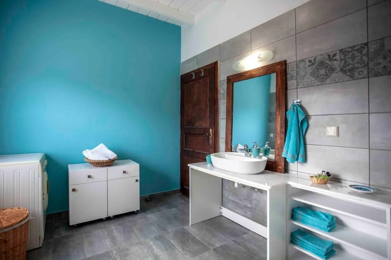 Holiday home Joleni Cottage In Keramies Korianna